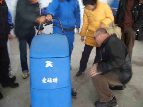 布萊凱特（刃板）有限公司亨利·瑞斯先生來(lái)司考察產(chǎn)品