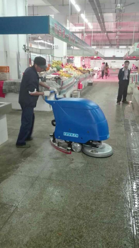 瑞捷X5——蕪湖三山區(qū)農貿市場